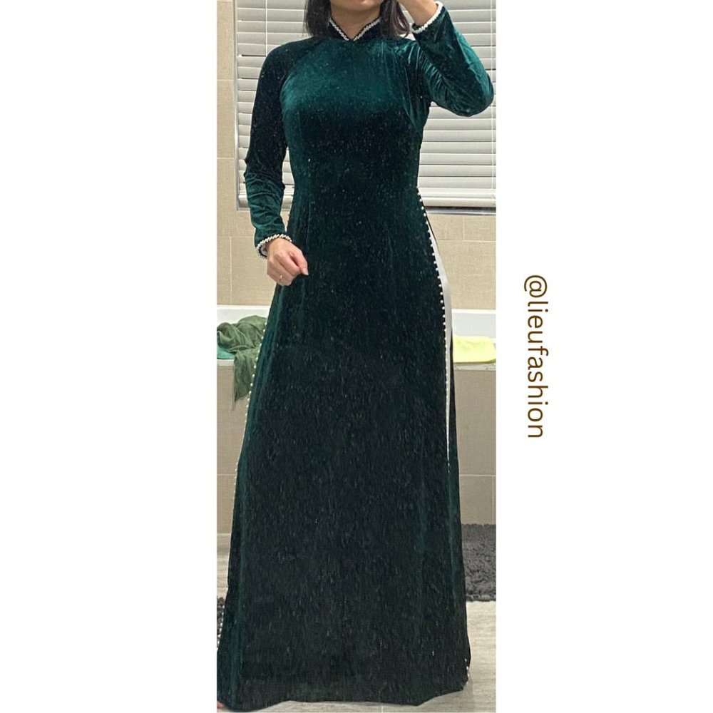 🧧 Vietnamese Traditional Dress (Áo Dài)